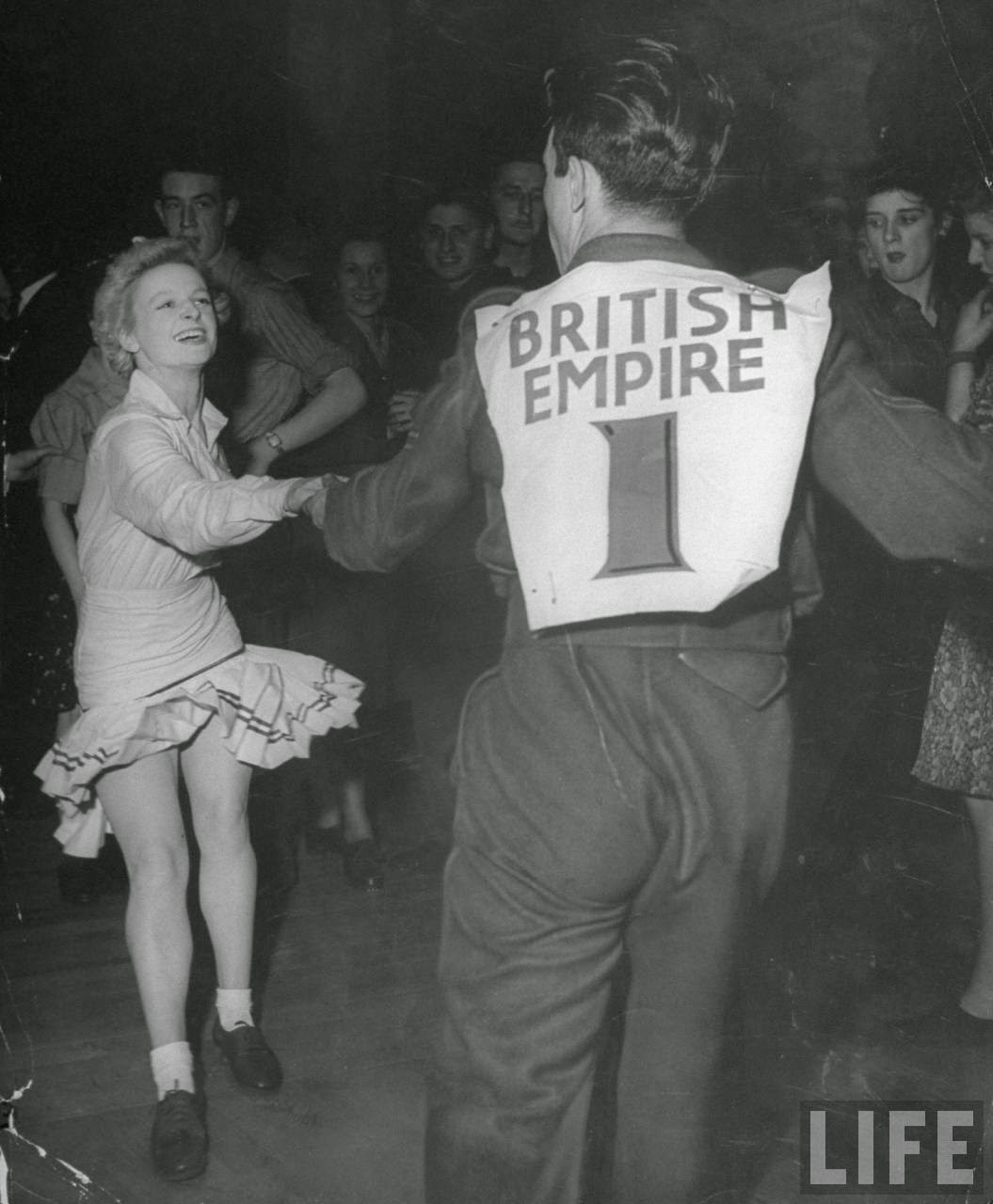 Lindy Hop in London during Blackout